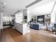 2 bedroom property in Kensington Gardens Square, Notting...
