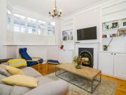 2 bedroom property in Kings Road, East Sheen, London,...