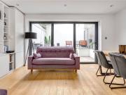 2 bedroom property in Limburg Road, London, SW11 £3,500...