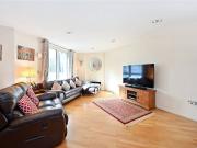 2 bedroom property in Limeharbour, Isle Of Dogs, London,...