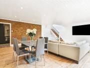 2 bedroom property in Lower Ham Road, Kingston Upon...