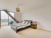 2 bedroom property in Lumiere Apartments, 58 St....
