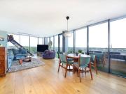 2 bedroom property in Lumiere Apartments, 58 St....