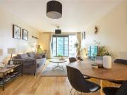 2 bedroom property in Millharbour, London, E14 £2,375...