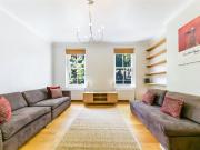 2 bedroom property in Neal Street, London, WC2H £3,250...