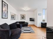 2 bedroom property in Osprey Heights, 7 Bramlands Close,...