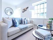 2 bedroom property in Palace Wharf, Rainville Road,...
