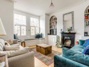 2 bedroom property in Queenstown Road, Battersea,...