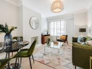 2 bedroom property in Stafford Court, Kensington High...