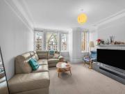 2 bedroom property in Walcot Gardens, 136 Kennington...