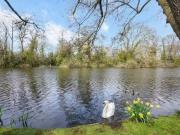 2 bedroom property to let in Berkeley Court, Weybridge,...