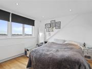 2 bedroom property to let in Chiswick Lane, Chiswick, W4...