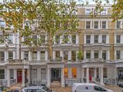 2 bedroom property to let in Courtfield Gardens, Earls...