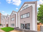 2 bedroom property to let in Courtyard Apartments,...