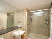 2 bedroom property to let in Emerald House, Lansdowne...