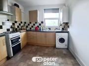 2 bedroom property to let in Eversley Road, Sketty,...