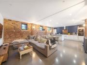 2 bedroom property to let in Limes Road, Beckenham, BR3...