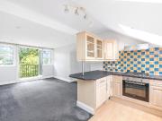 2 bedroom property to let in Manor Road, Beckenham, BR3...
