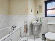 2 bedroom property to let in Rotary Way, Colchester...