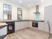 2 bedroom property to let in South Bar Street, Banbury...