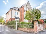 2 bedroom property to let in Southern Road, Lymington, SO41.