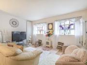 2 bedroom property to let in St. Marychurch Street,...