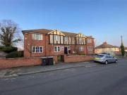 2 bedroom property to let in The Yard, NG9 2GU £1,100 pcm
