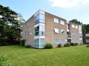 2 bedroom property to let in Warham Road, South Croydon...