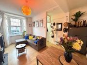 2 bedroom property to let in White Road, Stratford E15...