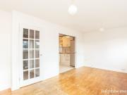 2 bedroom property to let in Woodside Park Road,...