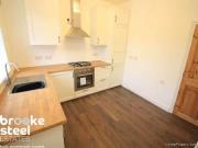 2 bedroom property to rent in Oldham
