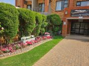 2 Bedroom Retirement Unit To Let in Featherbrooke Hills...