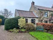 2 bedroom semi detached bungalow for rent in, Ovington,...