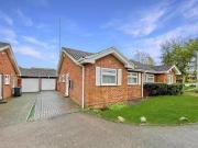 2 Bedroom Semi detached Bungalow For Sale In Luton,...