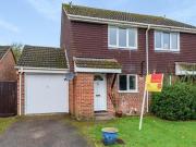 2 Bedroom Semi detached House For Rent In Berkshire