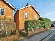2 Bedroom Semi detached House For Rent In Guildford, Surrey