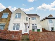 2 bedroom semi detached house for rent in Ivy Way,...