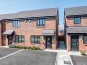 2 bedroom semi detached house for rent in Platelayers...