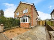 2 bedroom semi detached house for rent in Vicarage Road...