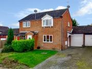 2 bedroom semi detached house for rent in Vyne Crescent,...