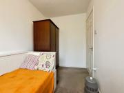 2 bedroom Semi Detached House to let