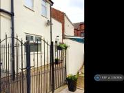 2 bedroom semi detached house to rent