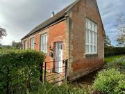 2 bedroom semi detached house to rent