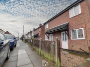 2 bedroom semi detached house to rent