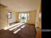 2 bedroom semi detached house to rent