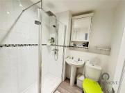 2 bedroom semi detached house to rent
