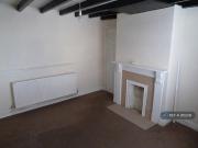 2 bedroom semi detached house to rent