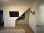 2 bedroom semi detached house to rent