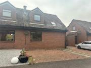 2 bedroom Semi Detached House to rent, Cairngryfe...