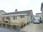 2 bedroom semidetached bungalow for rent in Moorview Way...